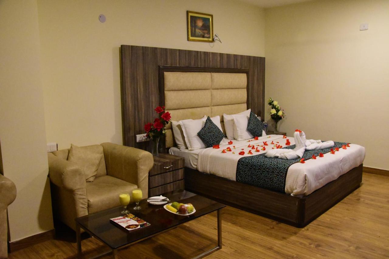 Hotel Rama Trident, Katra Katra  Exteriér fotografie
