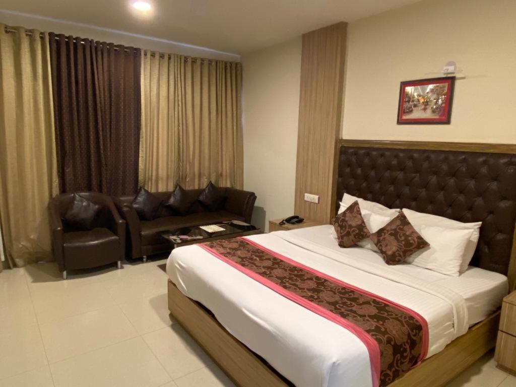 Hotel Rama Trident, Katra Katra  Exteriér fotografie