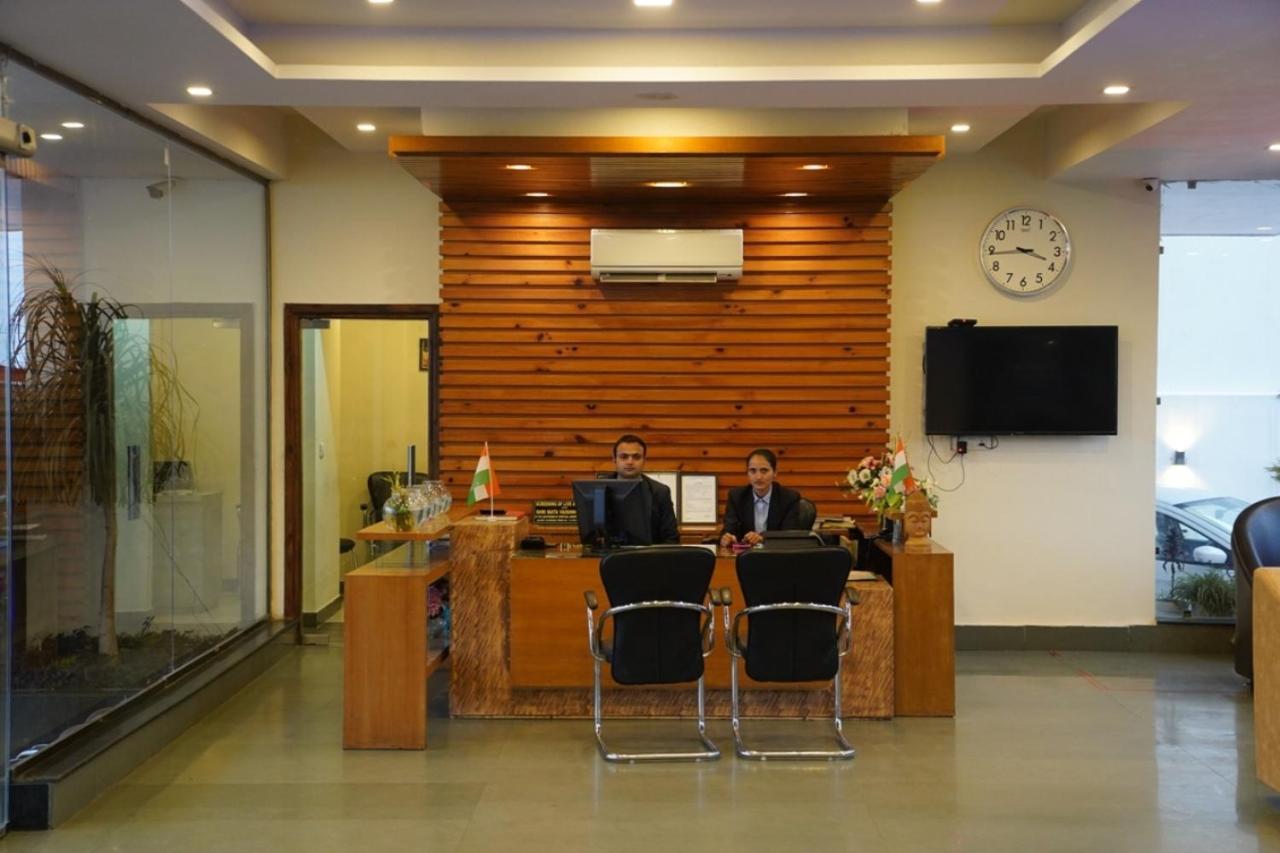 Hotel Rama Trident, Katra Katra  Exteriér fotografie