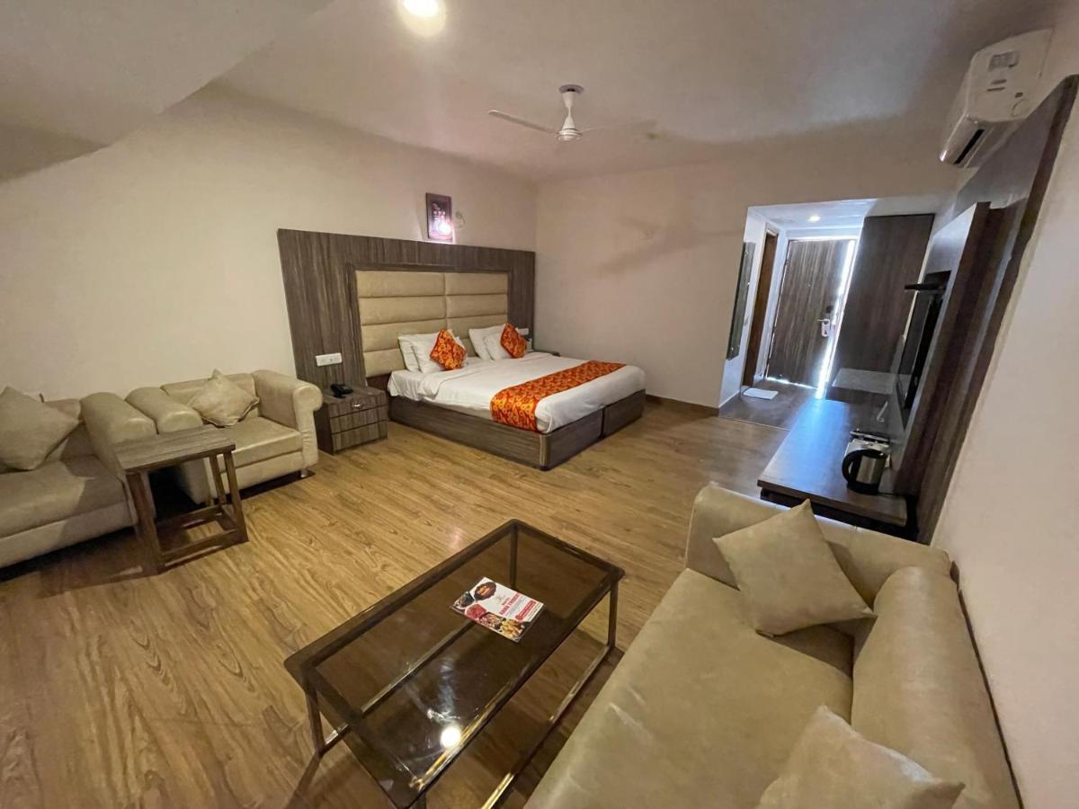 Hotel Rama Trident, Katra Katra  Exteriér fotografie