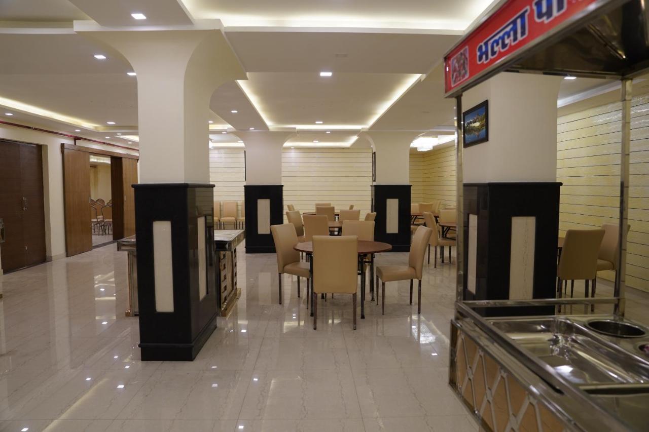 Hotel Rama Trident, Katra Exteriér fotografie