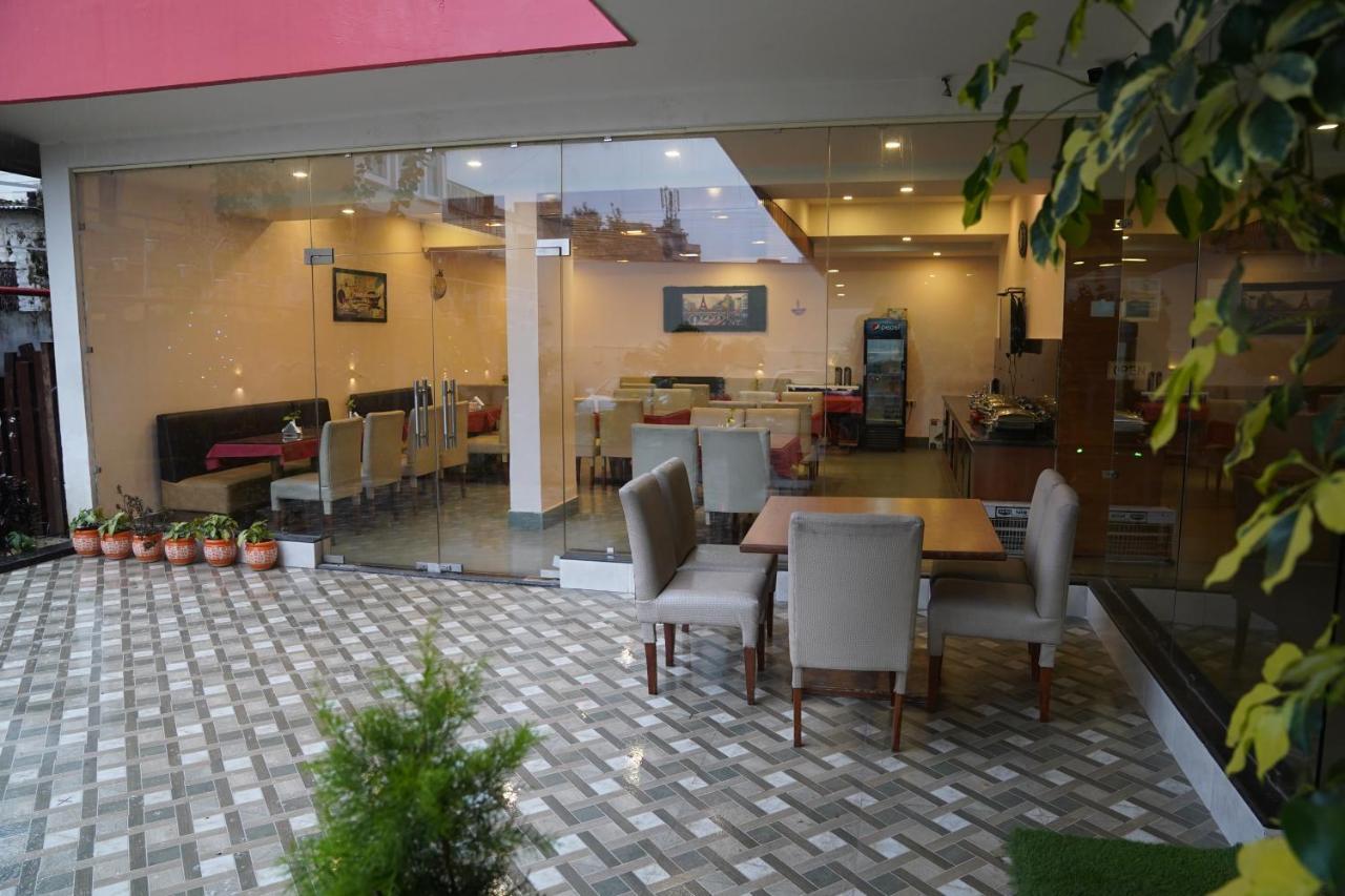 Hotel Rama Trident, Katra Katra  Exteriér fotografie