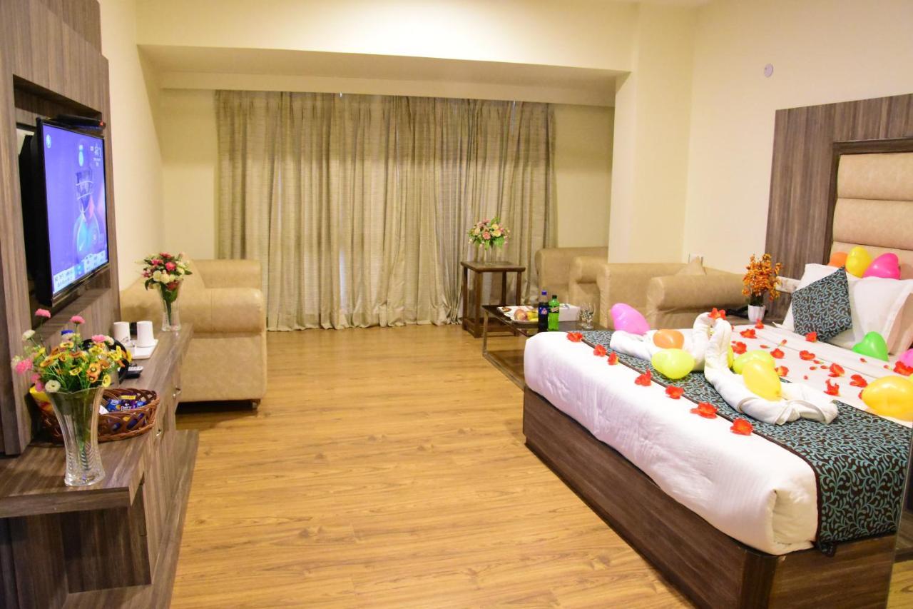 Hotel Rama Trident, Katra Katra  Exteriér fotografie