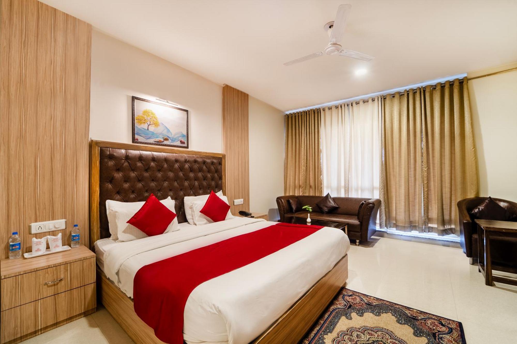 Hotel Rama Trident, Katra Exteriér fotografie