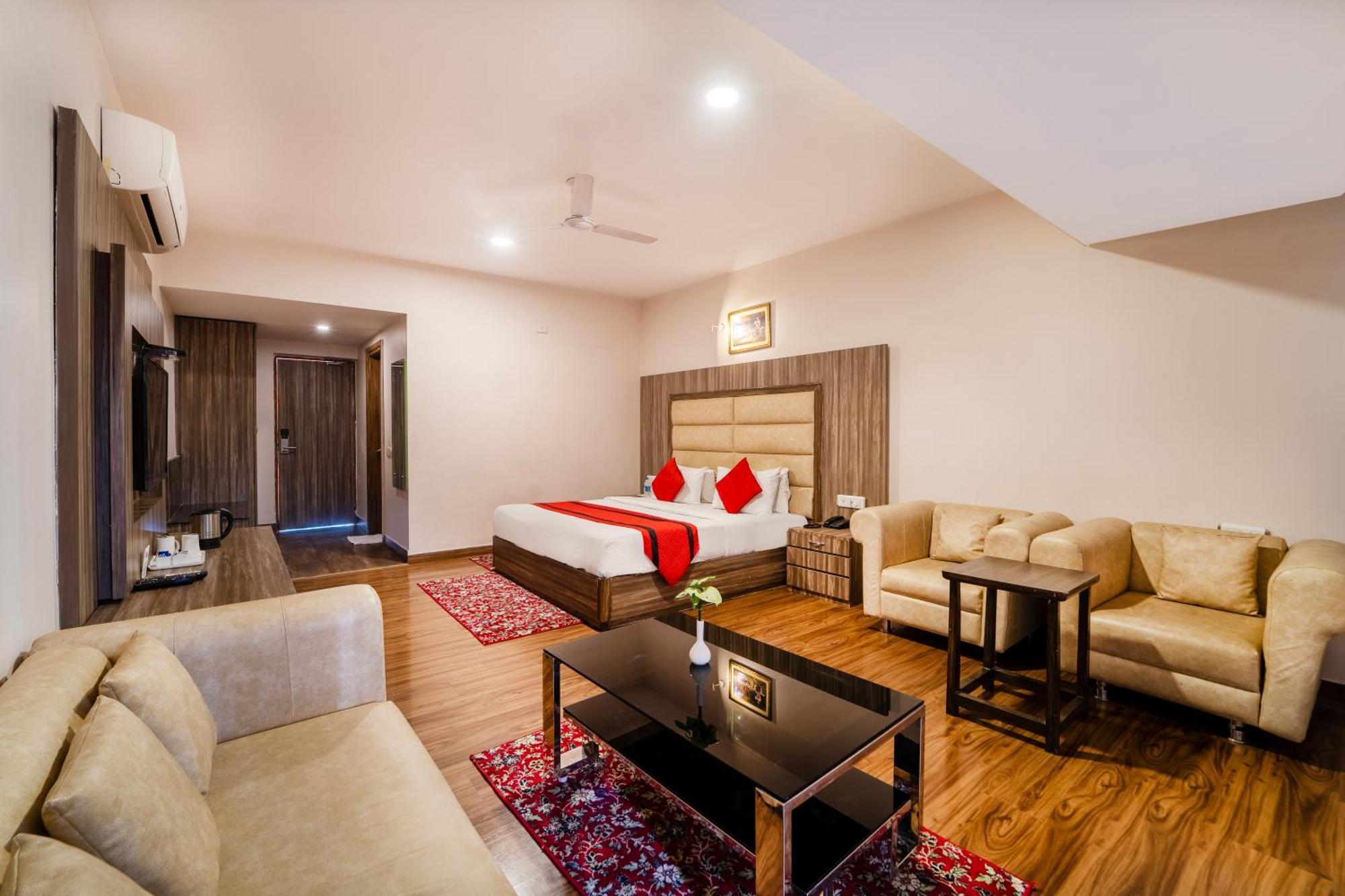 Hotel Rama Trident, Katra Exteriér fotografie