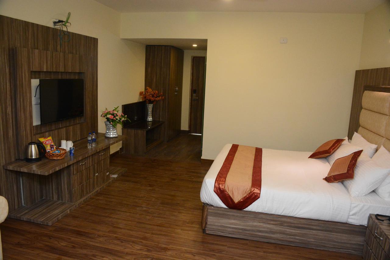 Hotel Rama Trident, Katra Katra  Exteriér fotografie
