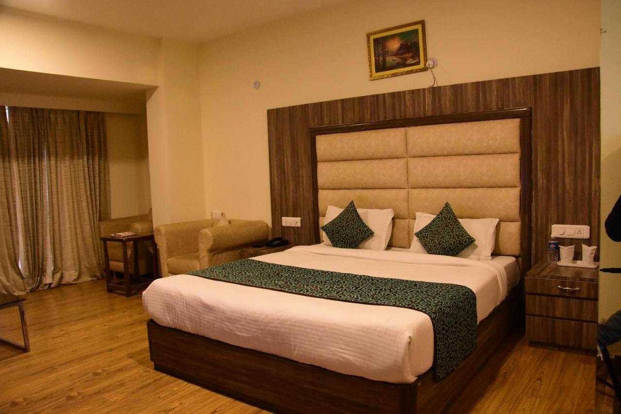 Hotel Rama Trident, Katra Exteriér fotografie