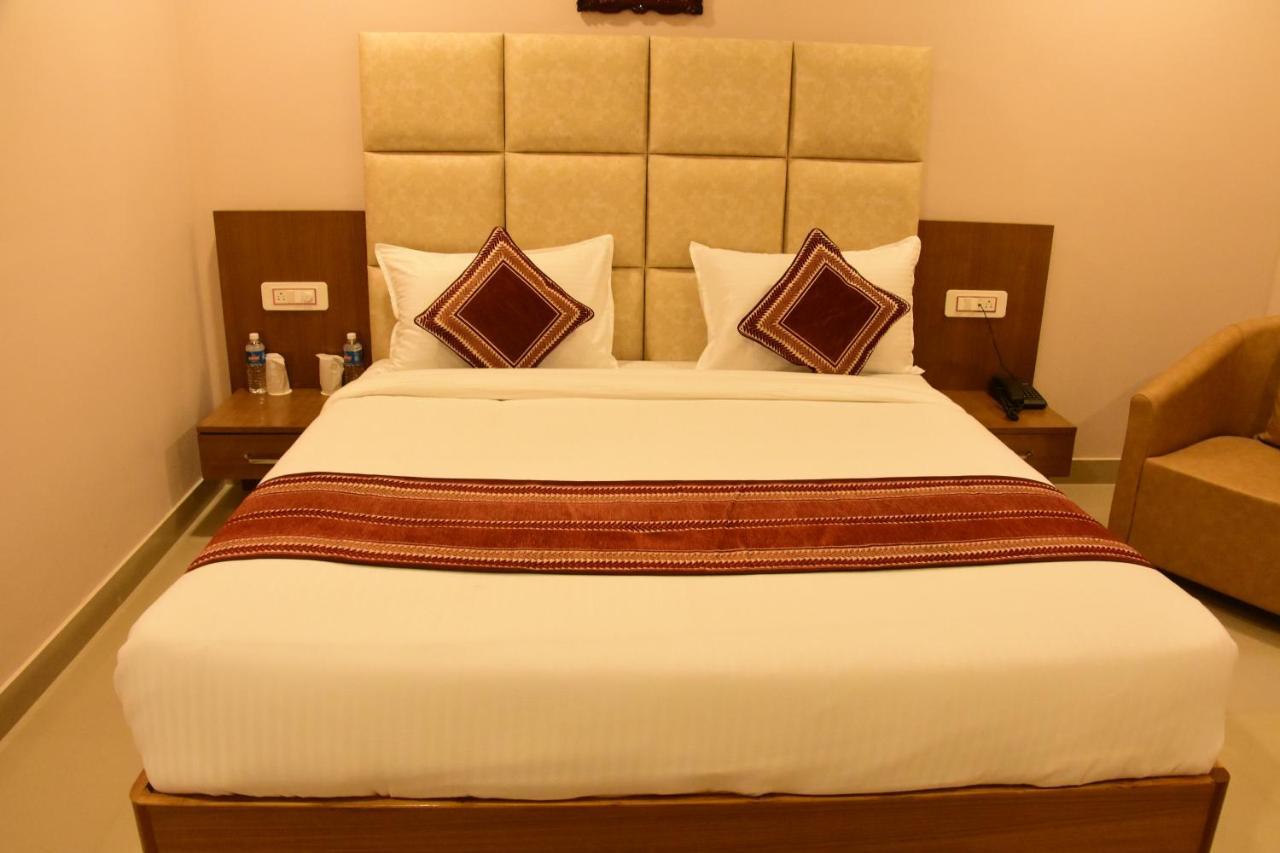 Hotel Rama Trident, Katra Exteriér fotografie